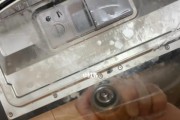 洗碗机底部水渍问题处理方法（如何有效清除洗碗机底部的水渍）