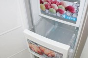 为什么LG冰箱老是结冰（探究LG冰箱结冰的原因及解决方法）