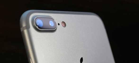 如何调整iPhone7的颜色为主题（简单操作让你的iPhone7个性十足）