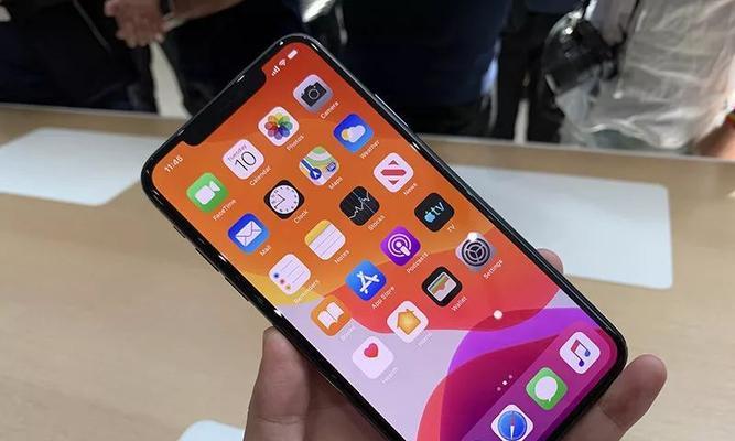 如何在iPhone11上添加公交卡（简单操作让你轻松实现手机刷卡乘车）