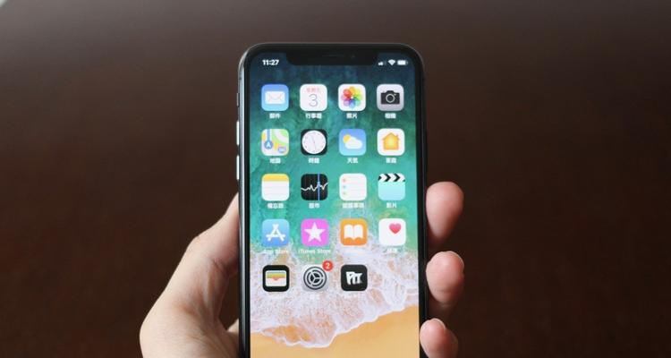 iPhone无法充电的解决方法（识别液体进入的关键步骤及应对措施）