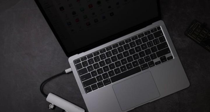 如何将MacBook锁屏密码换成主题密码（让您的MacBook更个性化与安全的一种方法）