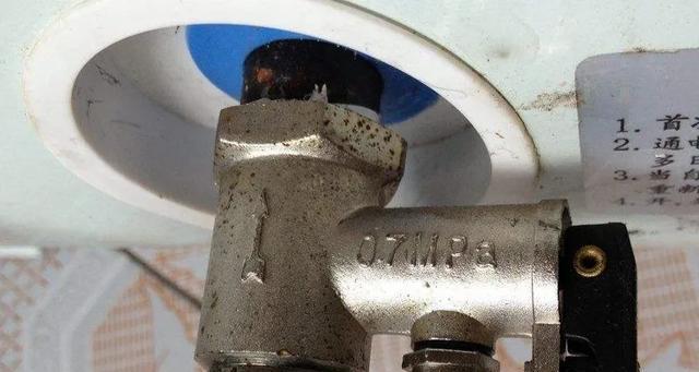 热水器安全阀滴水的原因（深度解析热水器安全阀滴水的背后原因与解决方法）